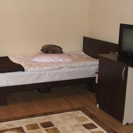 Pension Cleopatra Târgu-Mureş Exteriör bild