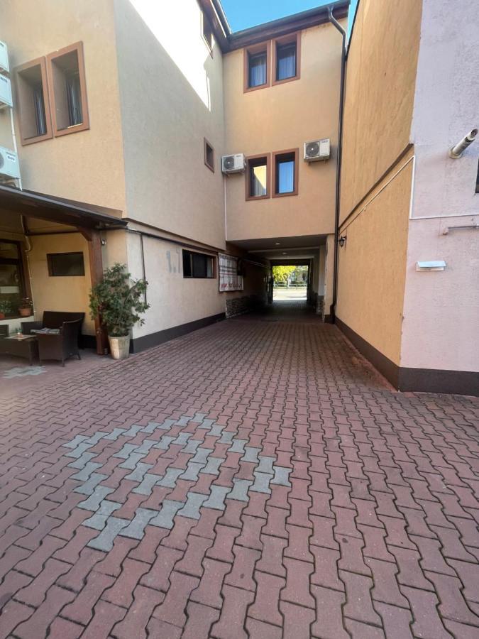Pension Cleopatra Târgu-Mureş Exteriör bild