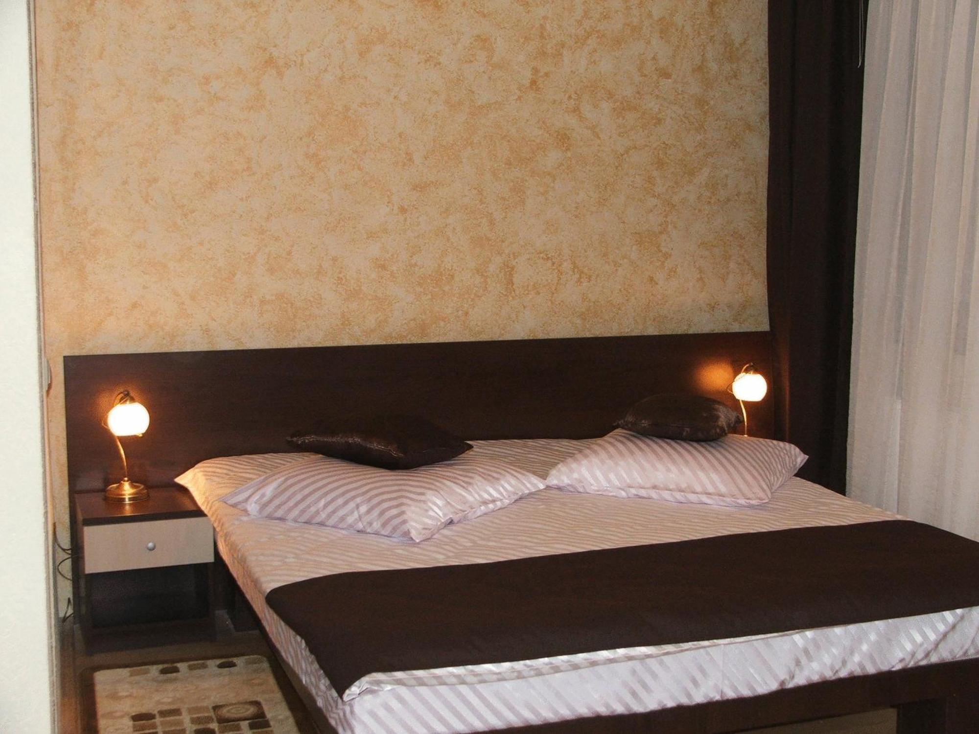 Pension Cleopatra Târgu-Mureş Exteriör bild