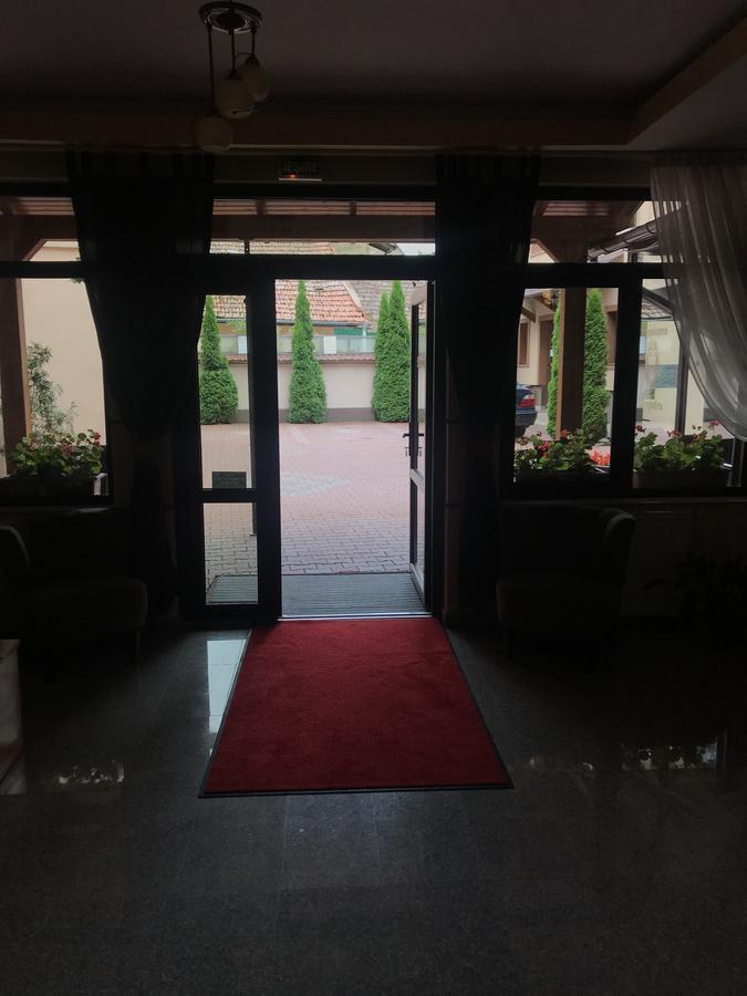 Pension Cleopatra Târgu-Mureş Exteriör bild
